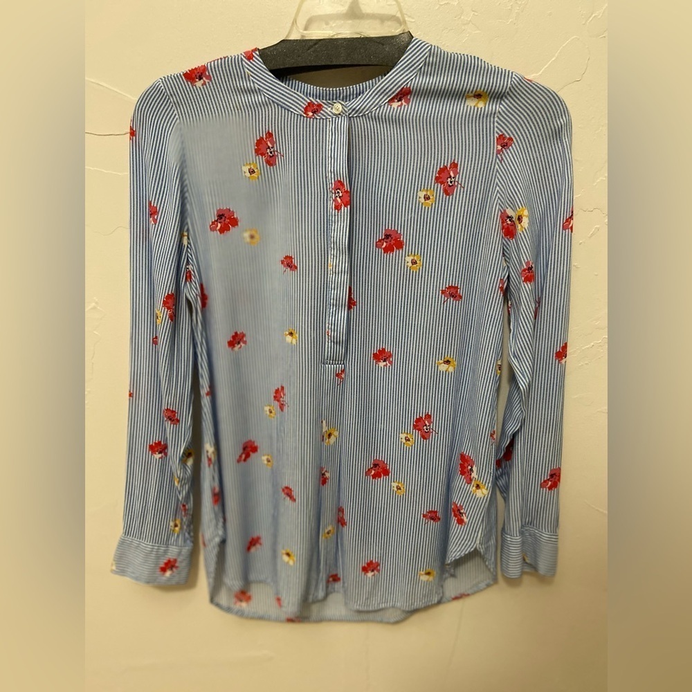 Old Navy~The Tunic Shirt~Blue/White Striped Floral Blouse~Long Sleeve~Size M